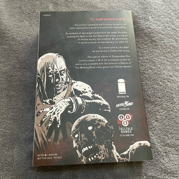 The Walking Dead Compendium One Comic Book - Picture 3 of 5
